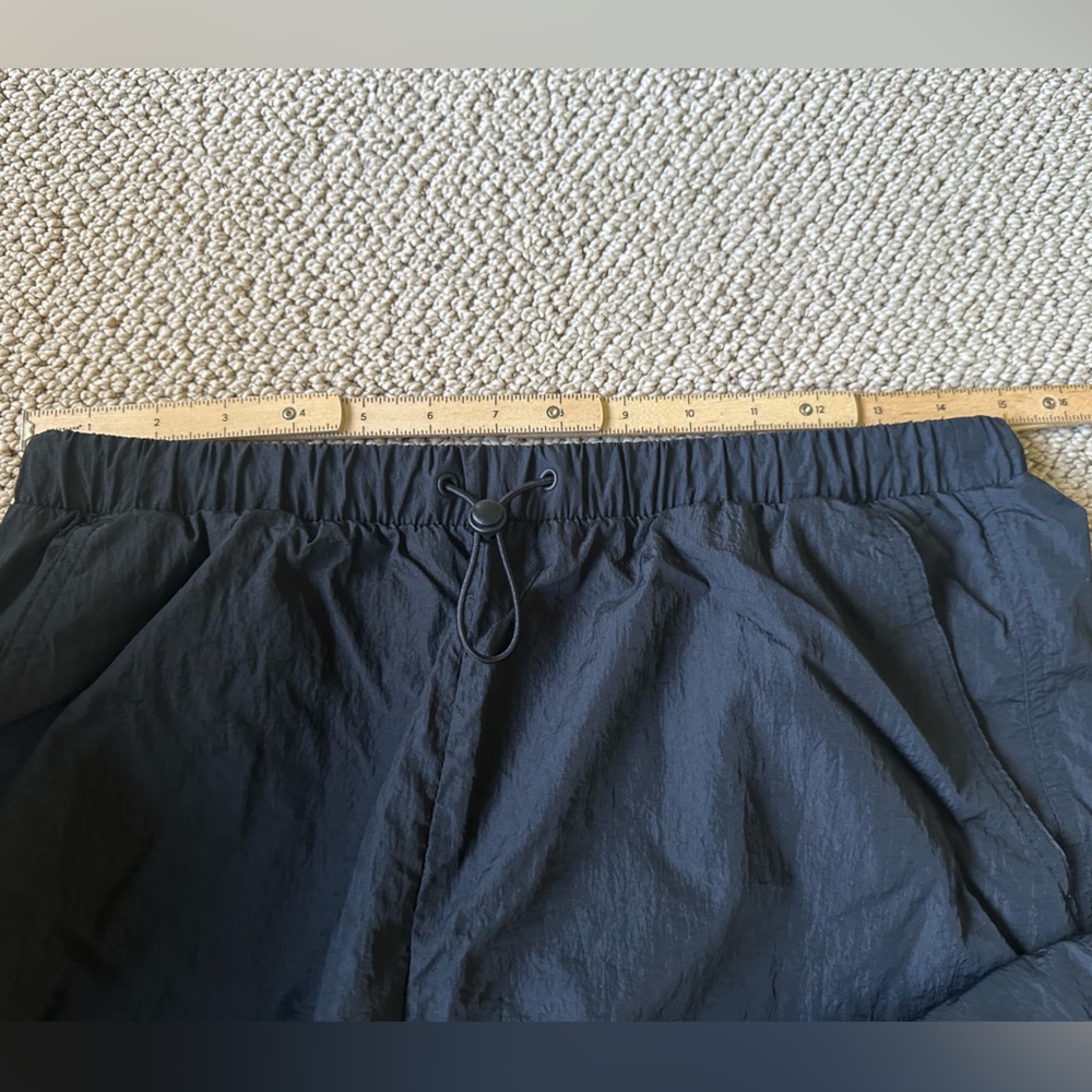 Old navy Pull-On Windbreaker Parachute Pants size S - Picture 2 of 5